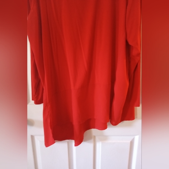 Diane Gilman women's red angled blouse - Picture 2 of 12